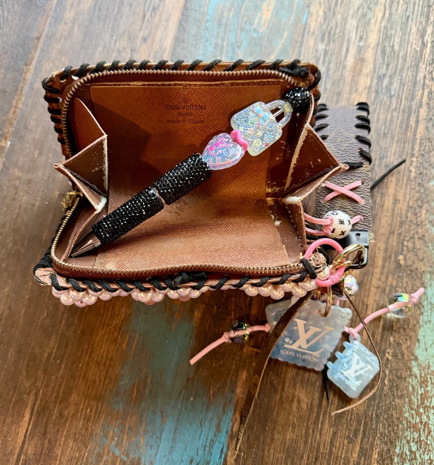 Wild Rose Gypsy Pearl Up-Cycled Luxury Coin Purse photo 3