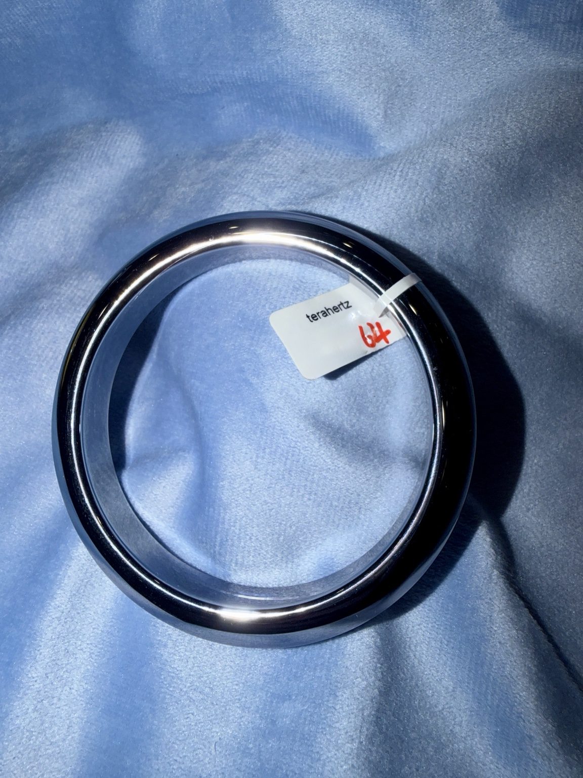 Terahertz Bangle